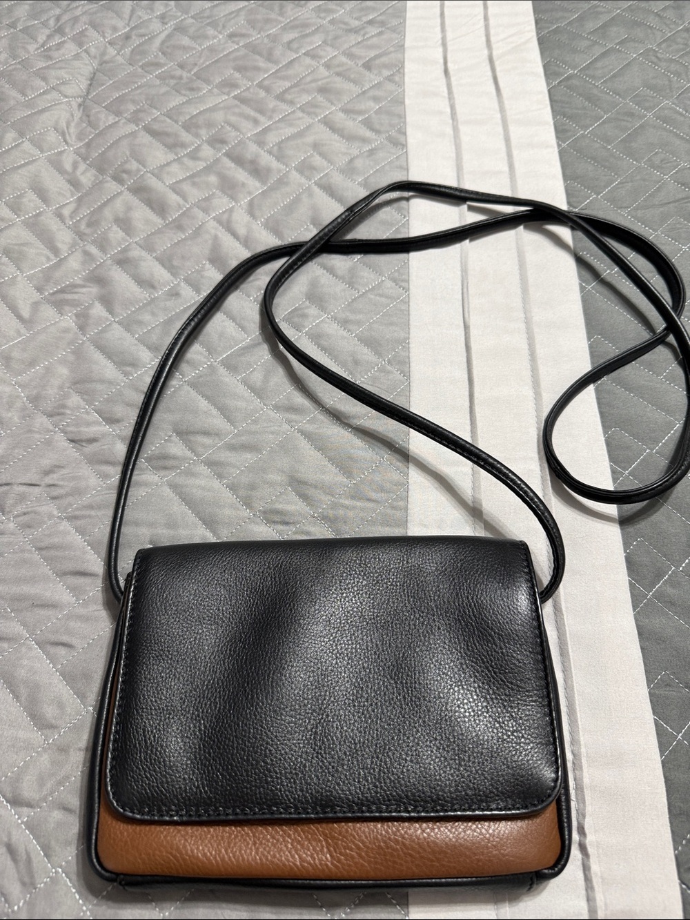 Classic Two-Tone Black and Brown Crossbody Bag - Picture 1 of 9